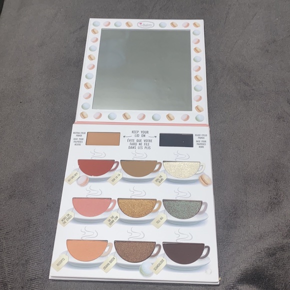 🍒What’s the Tea makeup palette! - Picture 7 of 8